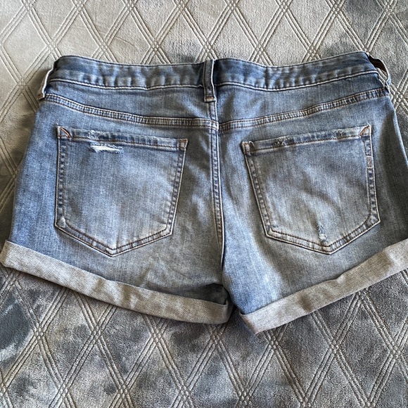 Express Shorts - Picture 4 of 4